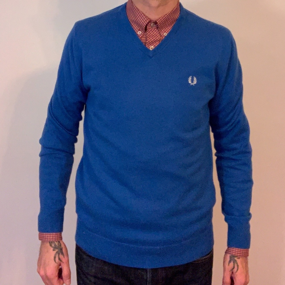 Fred Perry V Neck Sweater Men’s Medium royal blue